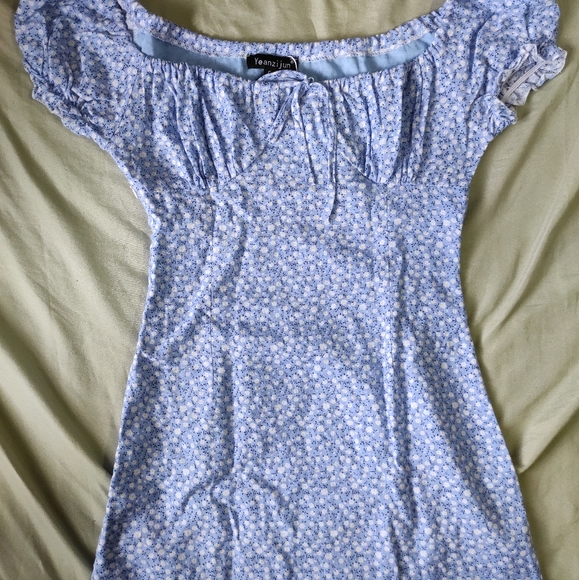 Nwt size small milkmaid floral patterned dress - Picture 6 of 6